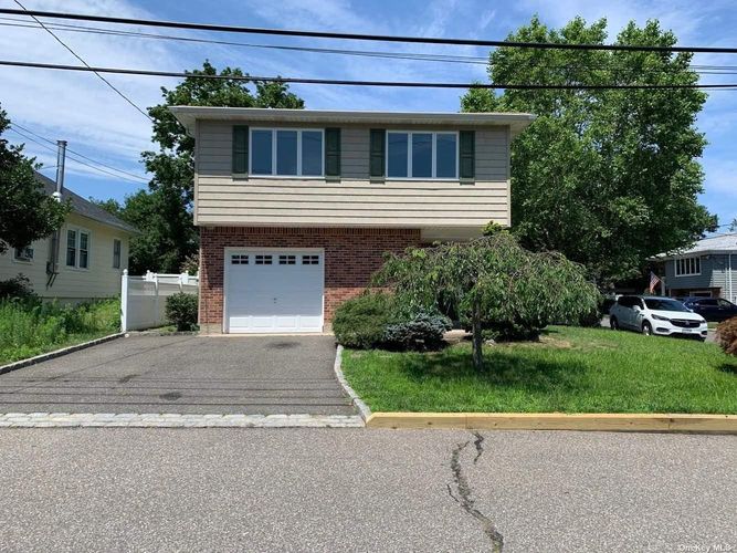 Image 1 of 24 for 13 Ellison Street in Long Island, Bayville, NY, 11709
