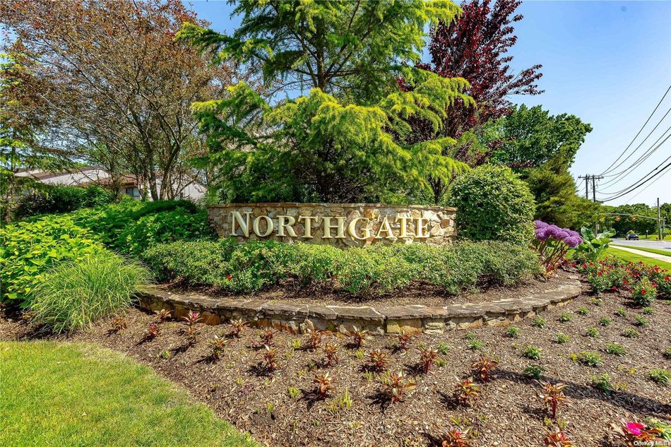 Image 1 of 35 for 48 Northgate Circle #48 in Long Island, Melville, NY, 11747