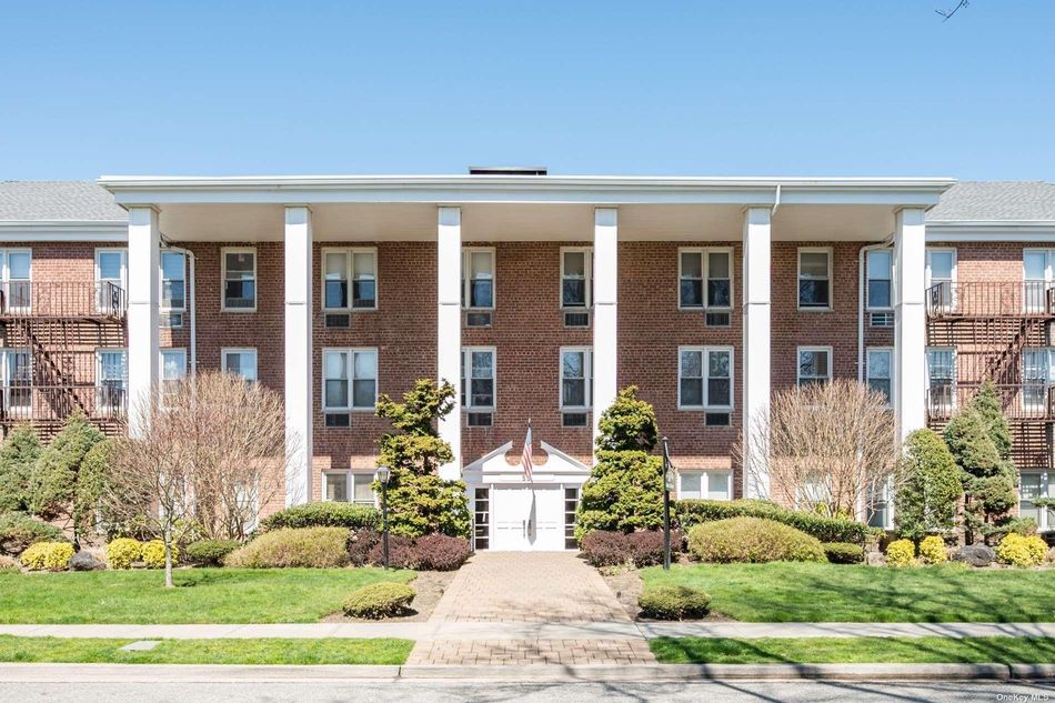 Image 1 of 16 for 55 Lenox Road #3L in Long Island, Rockville Centre, NY, 11570