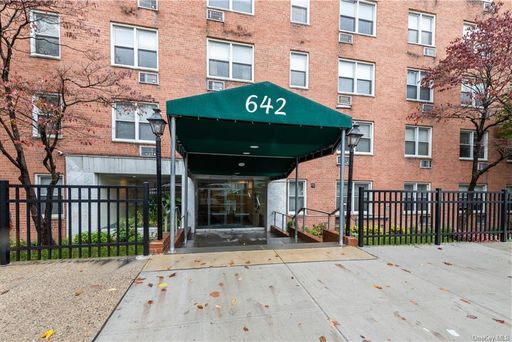 Image 1 of 16 for 642 Locust Street #6B in Westchester, Mount Vernon, NY, 10552