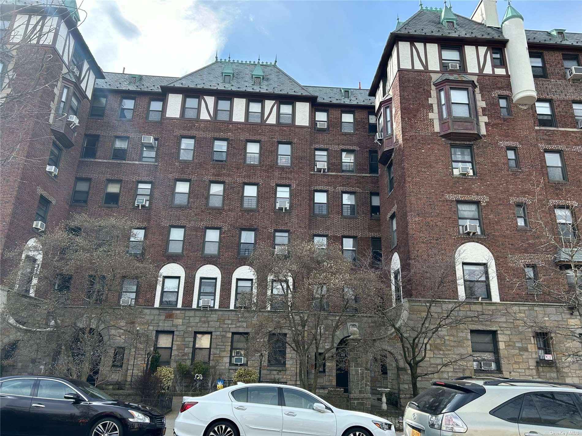 77-20 Austin Street #4F in Queens, Forest Hills, NY 11375