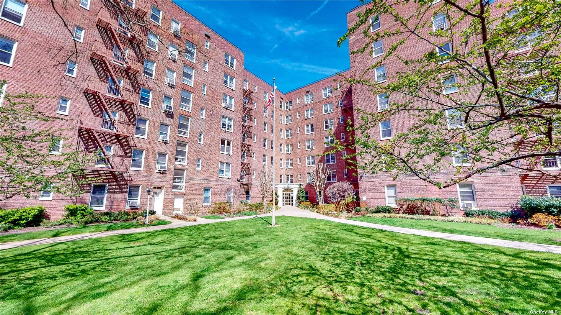 72-61 113th Street #5K in Queens, Forest Hills, NY 11375