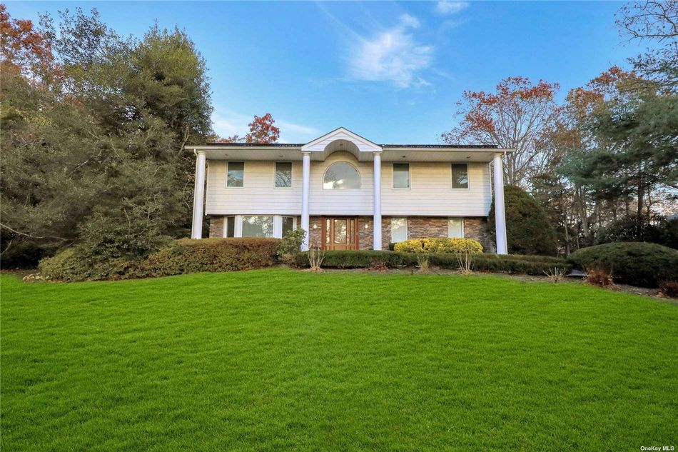 Image 1 of 25 for 31 Sarah Drive in Long Island, Dix Hills, NY, 11746