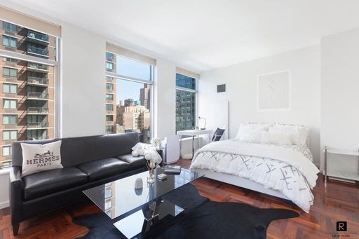 Image 1 of 7 for 250 East 54th Street #8E in Manhattan, NEW YORK, NY, 10022