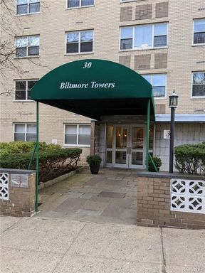 Image 1 of 13 for 30 Lake Street #8D in Westchester, White Plains, NY, 10603