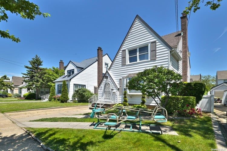 Image 1 of 29 for 362 Marcellus Road in Long Island, Mineola, NY, 11501