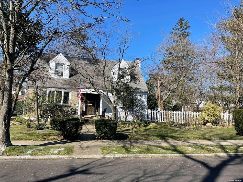 Image 1 of 1 for 81 Gerard Avenue in Long Island, New Hyde Park, NY, 11040