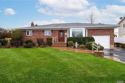 Image 1 of 21 for 30 Forest Drive in Long Island, Jericho, NY, 11753