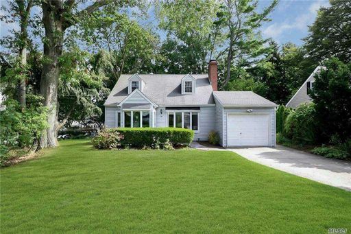 Image 1 of 26 for 28 Marion Street in Long Island, Greenvale, NY, 11548