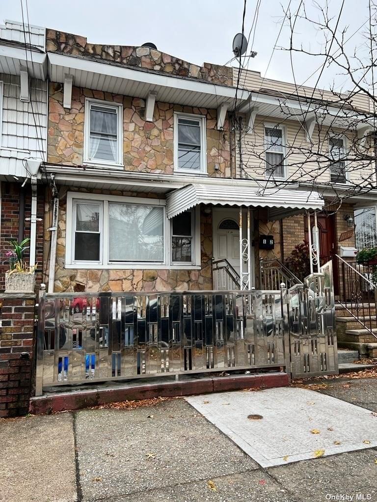 59-34 Flushing Avenue in Queens, Maspeth, NY 11378