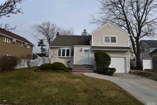 Image 1 of 23 for 2 Oxford Ave in Long Island, Massapequa, NY, 11758