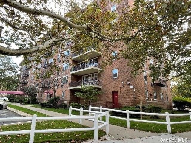 151-31 88th Street #6H in Queens, Howard Beach, NY 11414