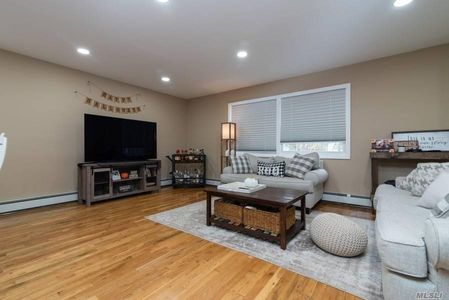 Image 1 of 18 for 20 Kenmore St in Long Island, Dix Hills, NY, 11746