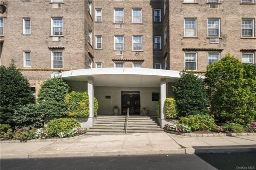 Image 1 of 21 for 16 Chatsworth Avenue #706 in Westchester, Larchmont, NY, 10538