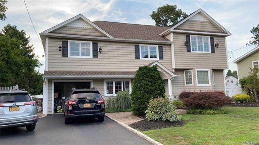 Image 1 of 13 for 13 Andover Dr in Long Island, Deer Park, NY, 11729