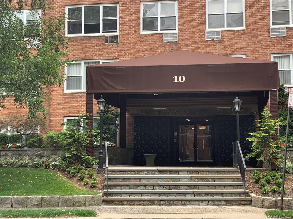 10 Old Mamaroneck Road #2K in Westchester, White Plains, NY 10605
