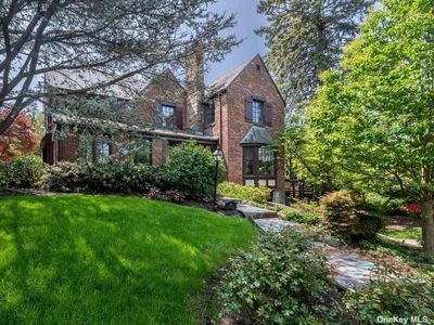 Image 1 of 31 for 66 Andrew Road in Long Island, Manhasset, NY, 11030