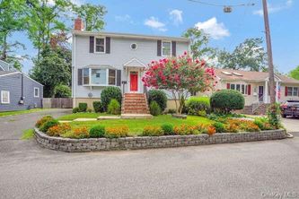 Image 1 of 31 for 9 Arlington Lane in Long Island, Bayville, NY, 11709