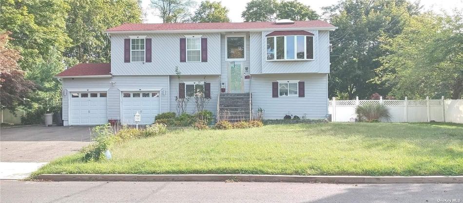 Image 1 of 1 for 5 Howard Street in Long Island, Wheatley Heights, NY, 11798