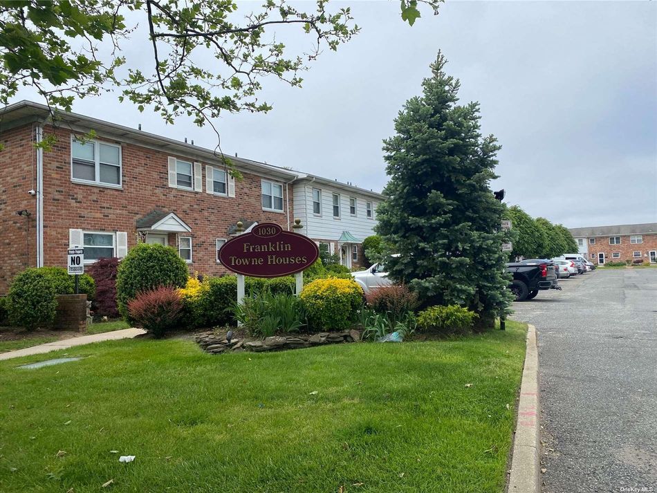 Image 1 of 21 for 1030 Franklin Avenue #8 in Long Island, Valley Stream, NY, 11580