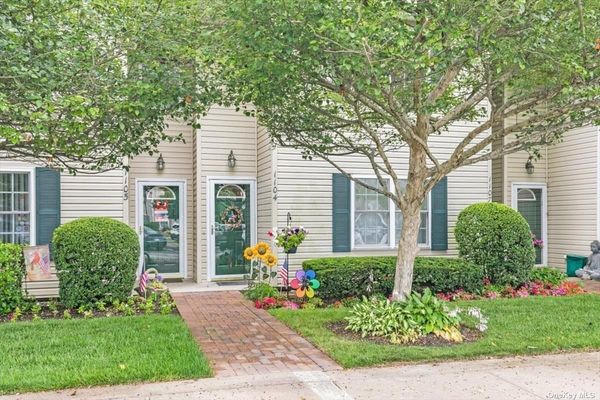 Image 1 of 30 for 1104 Savoy Drive #1104 in Long Island, Melville, NY, 11747