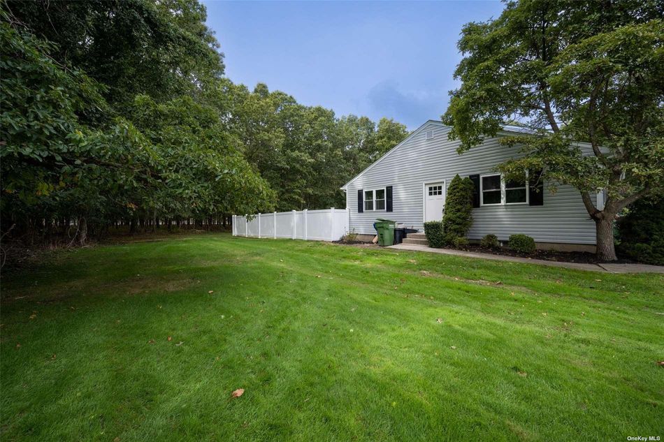 Image 1 of 21 for 12 Farragut #12 in Long Island, Coram, NY, 11727