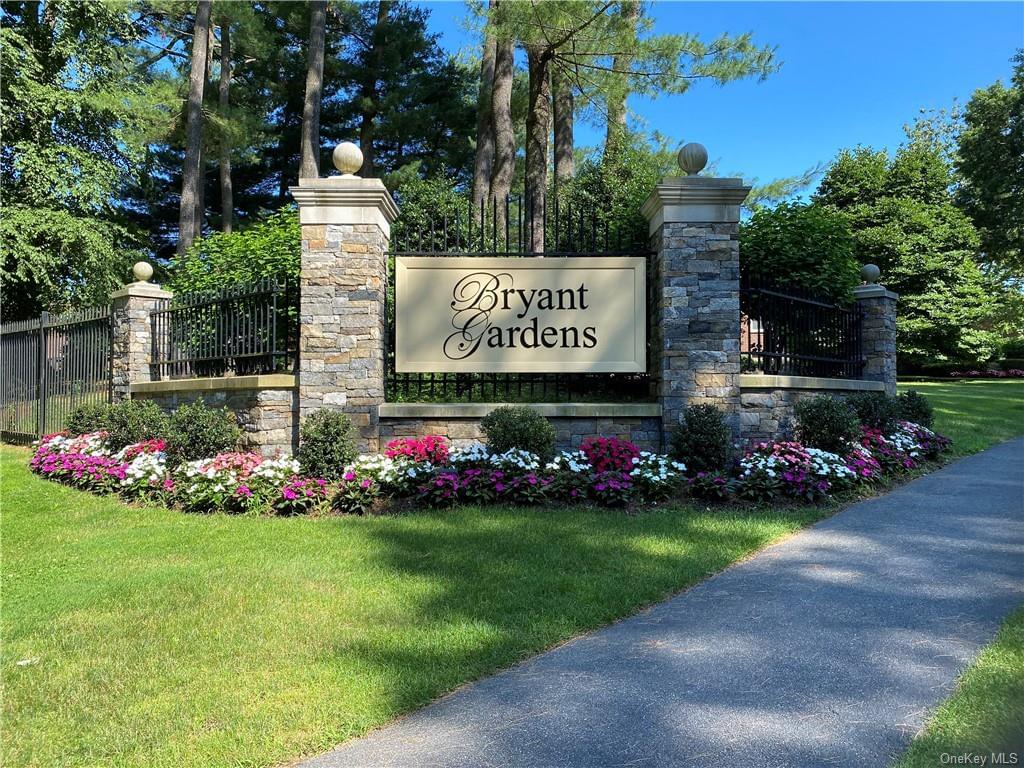 5 Bryant Crescent #1H in Westchester, White Plains, NY 10605
