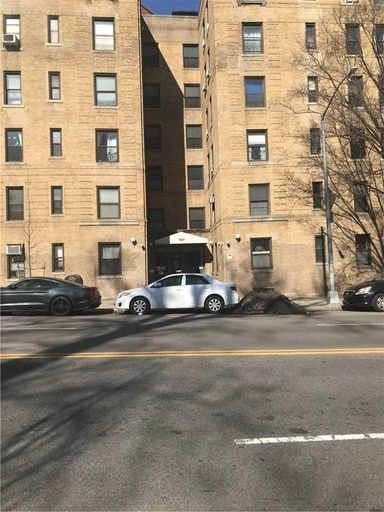 Image 1 of 7 for 1825 Riverside Drive #2D in Manhattan, New York, NY, 10034