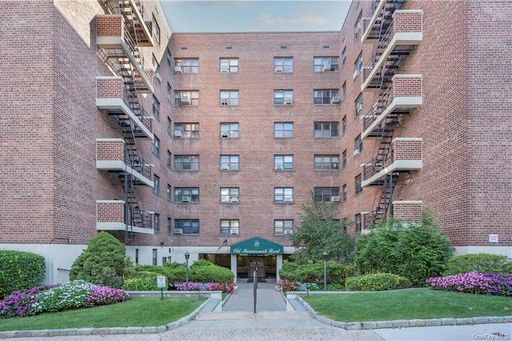 Image 1 of 17 for 19 Old Mamaroneck Road #2E in Westchester, White Plains, NY, 10605