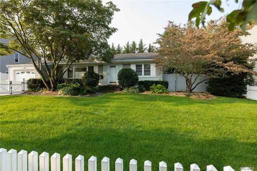 Image 1 of 19 for 30 Renee Rd in Long Island, Syosset, NY, 11791