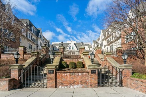 Image 1 of 20 for 225 Stanley Avenue #121 in Westchester, Mamaroneck, NY, 10543