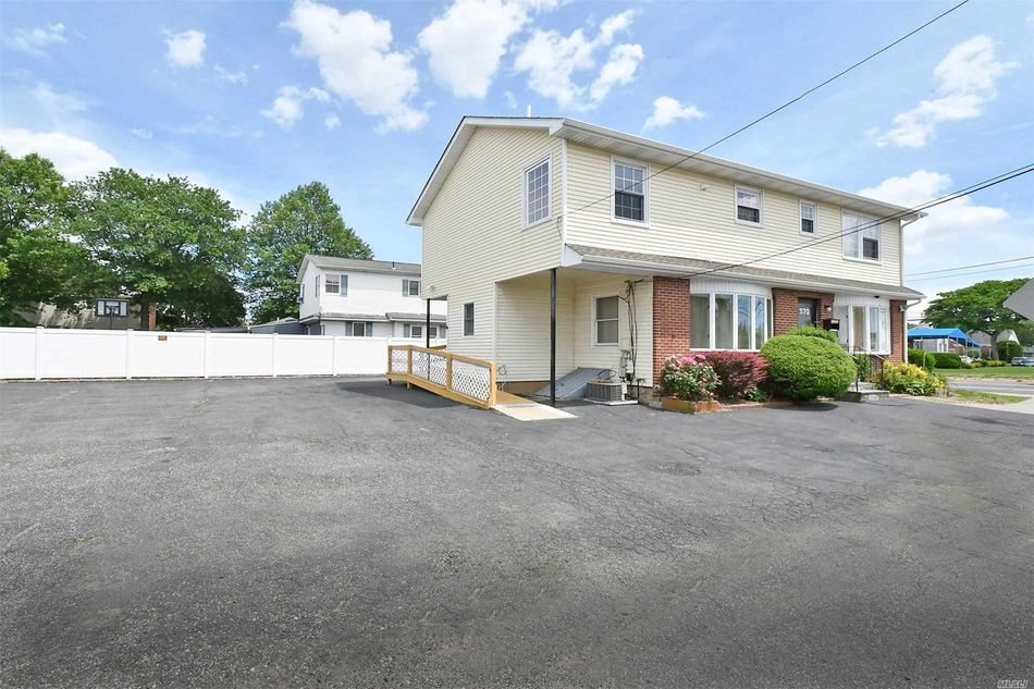 Image 1 of 20 for 570 Central Ave in Long Island, Bethpage, NY, 11714