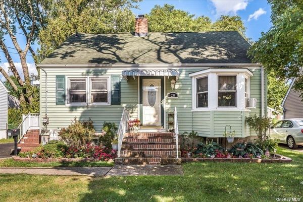 Image 1 of 23 for 20 Cambridge Avenue in Long Island, Bethpage, NY, 11714
