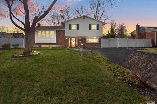 Image 1 of 24 for 12 Bette Ln in Long Island, Commack, NY, 11725