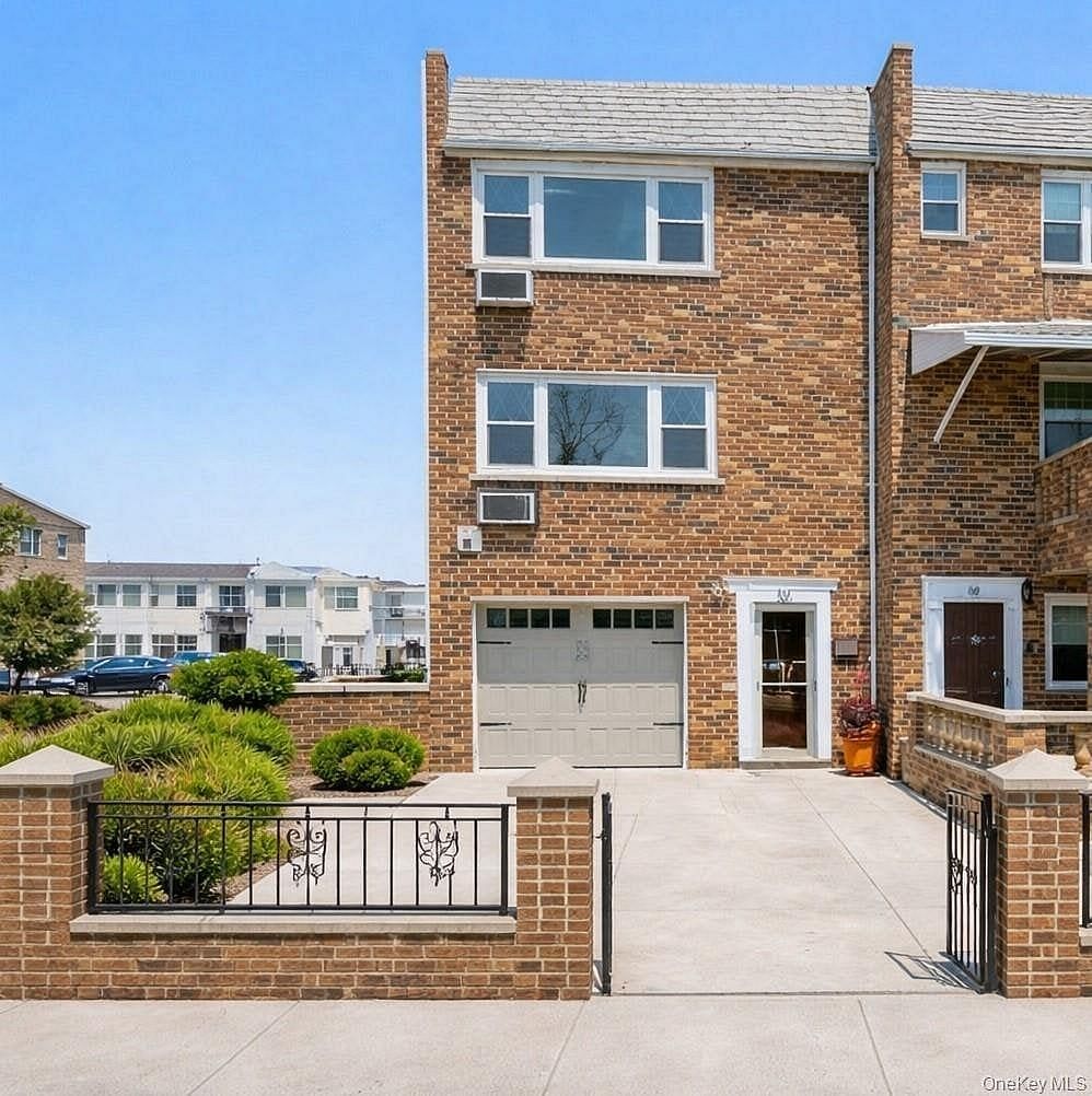 536 Throgs Neck Expressway